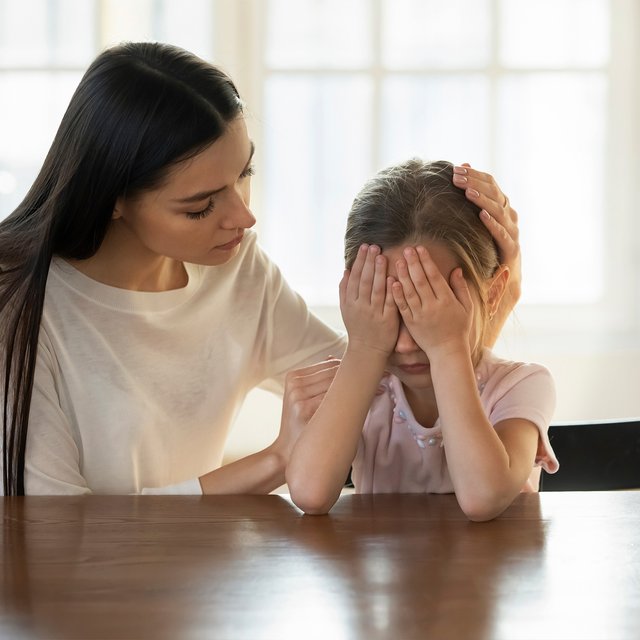 «Делать что-то за детей — это неуважение». Как вырастить уверенного в себе ребёнка