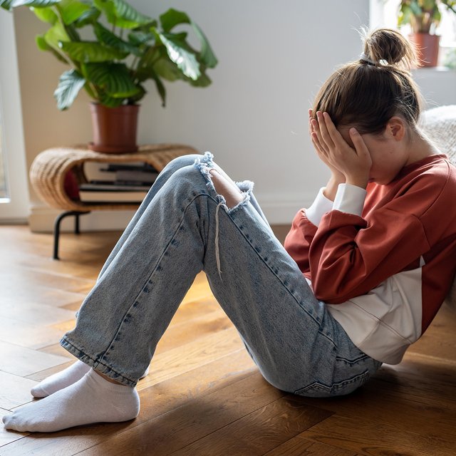 У подростка нет друзей: нормально ли это