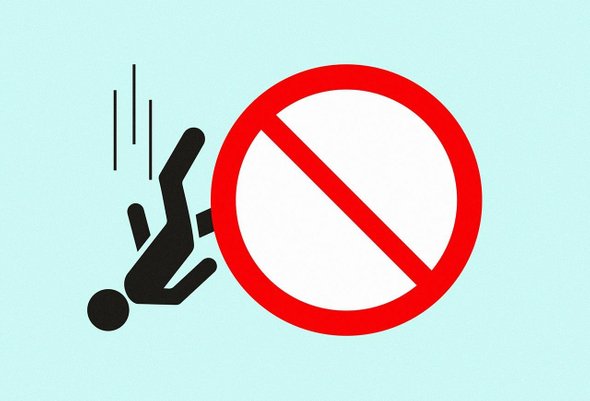 «Залезь на дорожный знак и сфоткайся». Что это за тренд и чем он опасен