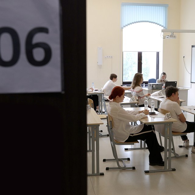 Как прошёл ЕГЭ-2022: ни одного 400-балльника, «гробовое» задание по литературе и другие сложности