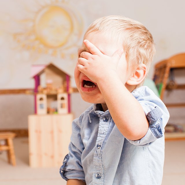 Почему ребёнок в детском саду рыдает, не хочет есть и слушаться воспитателей