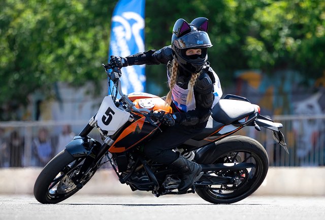 «Никаких спиц, в старости буду ездить на байке». Почему управление мотоциклом — лучшее хобби для развития мозга и тела