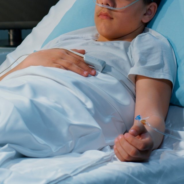 Чем опасна «болезнь вейперов»: в США от нее умерли десятки подростков, в России такие случаи тоже есть