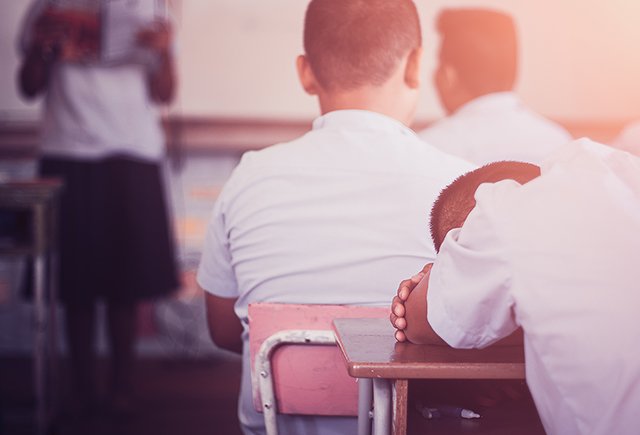 Что делать, если ребёнок хочет бросить школу?