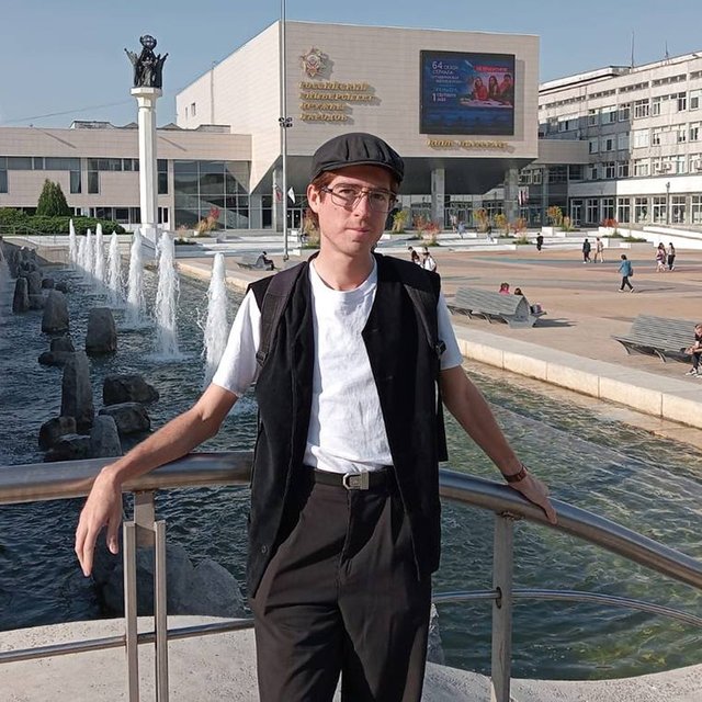 «Один учитель на всю началку». Историк из Мексики — о работе в школе и о том, почему он переехал в Россию