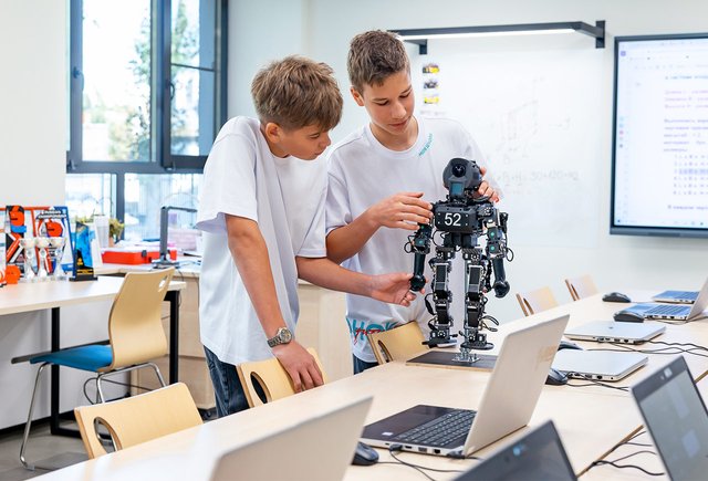 Предпрофессиональные классы: зачем поступать, кого берут, чему учат и какие предметы выбирать на ОГЭ