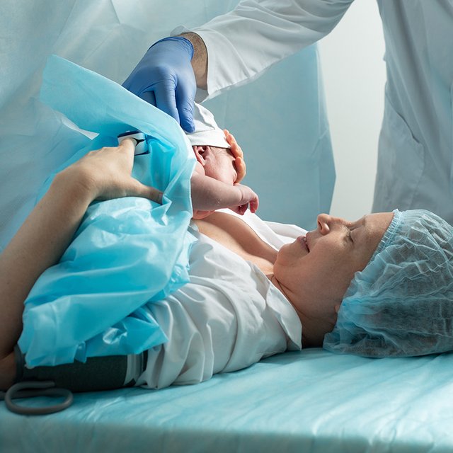 Боюсь рожать сама: можно ли заранее записаться на кесарево?