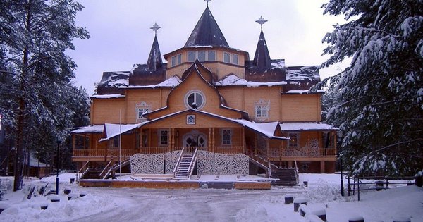 Великий устюг вотчина фото Восьмилетняя девочка из Санкт-Петербурга одна села на поезд, чтобы уехать к Деду