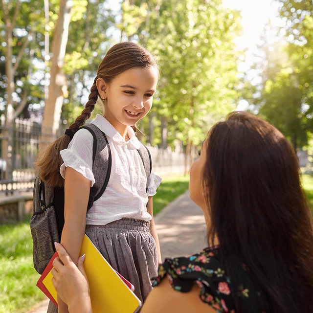 Учителя и родители: как решать конфликты, налаживать коммуникацию и реагировать на клевету