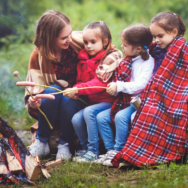 В поход с ребенком: что взять с собой, как спастись от клещей и чем заниматься без телефона