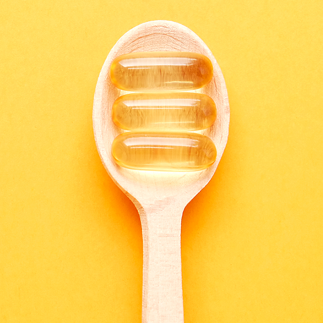 «Маслянистая жидкость стекает по подбородку»: как рыбий жир покорил и пережил Советский Союз