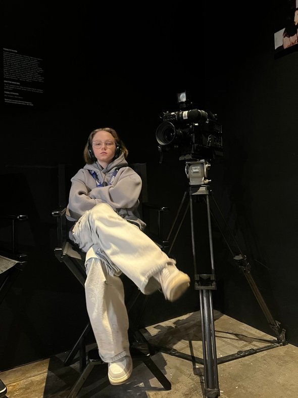 «Оценки ребенка — это его дела, за них нельзя ругать». Подростки — о том, как их надо воспитывать