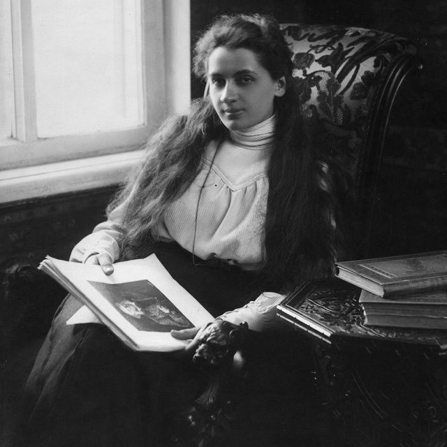 «Спасите папочку, спасите!» Как жена Горького Екатерина Пешкова помогала жертвам репрессий и их детям