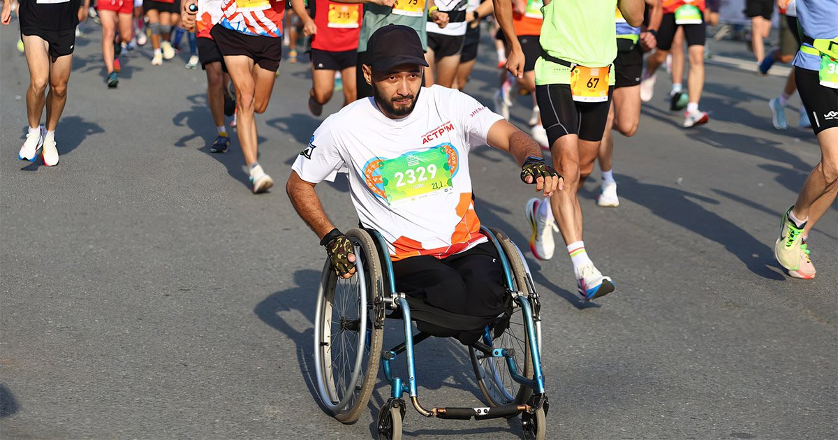 «Я буду, как папа, в гонках участвовать! Я папу обгоню!». История отца и сына с инвалидностью, которая вас поразит