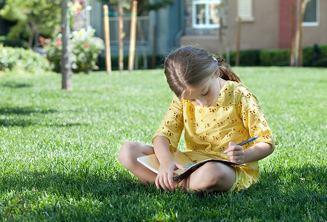 Нужно ли заставлять ребёнка летом делать уроки?