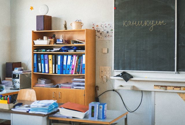Могут ли учителя заставить работать во время отпуска и проводить занятия для трудного подростка?
