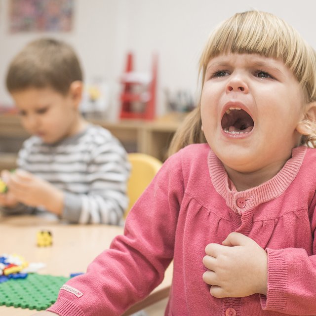 В детском саду собирают подписи за исключение ребенка: что делать его родителям