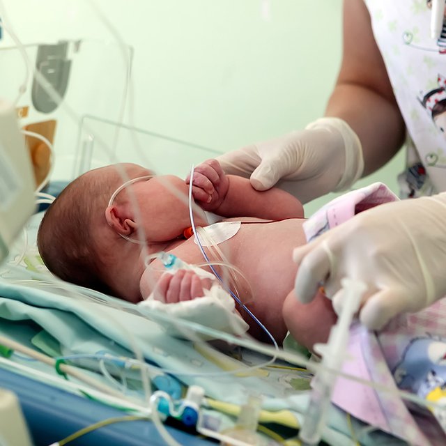 «Зачем тебе больной ребёнок? Другого родишь». История мамы, которая решилась выносить дочь с пороками сердца