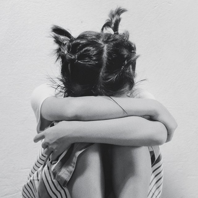 «Дочь мне всё рассказала». Что известно о деле школьницы, которую 4 месяца насиловали одноклассники