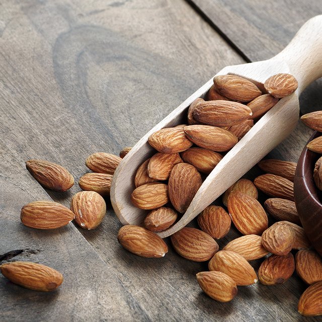 В каком возрасте ребёнку можно пробовать орехи