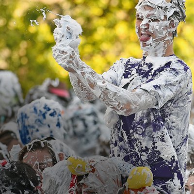 7 самых странных церемоний инициации студентов