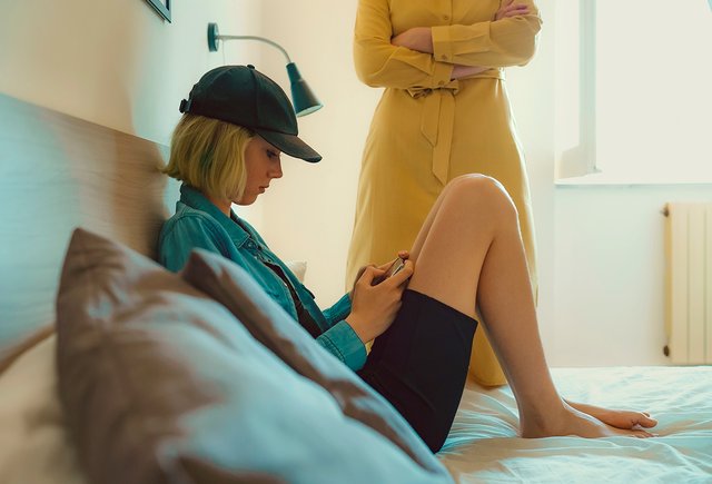 «Он меня ни во что не ставит!» Почему подростки перестают нас слышать и что с этим делать