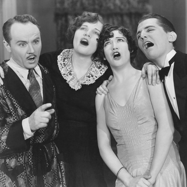 Директор организовал в школе хор и требует от всех учителей ходить на занятия в 7:30 утра! Можно ли отказаться?