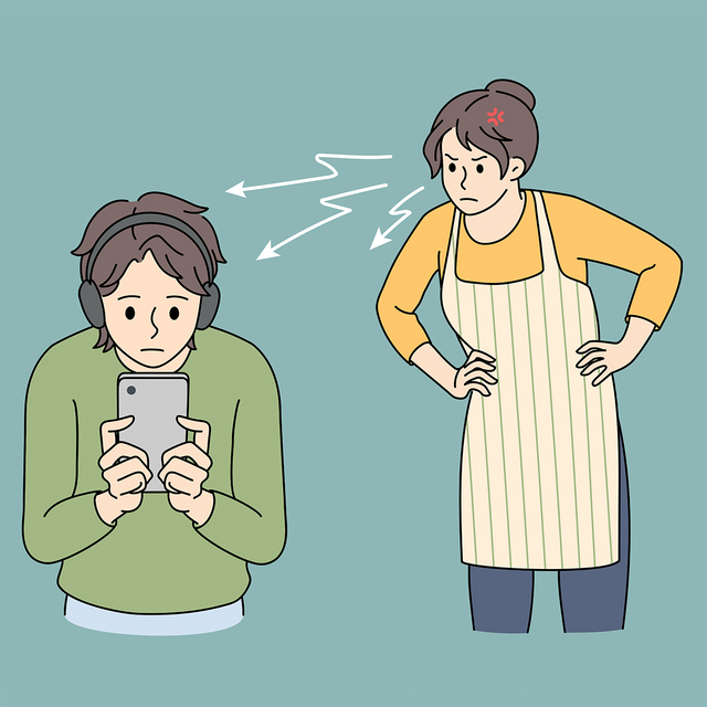 «Лучше бы учебник почитал». Почему мы боимся всего с приставкой «онлайн-» — даже если речь об образовании