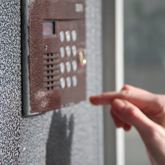 Должны ли учителя на каникулах посещать учеников, чтобы узнать об условиях их жизни?