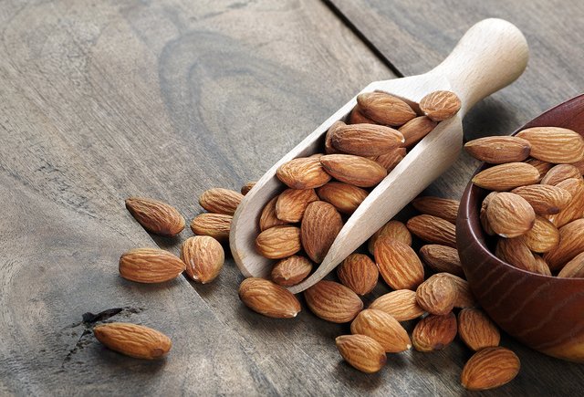 В каком возрасте ребёнку можно пробовать орехи