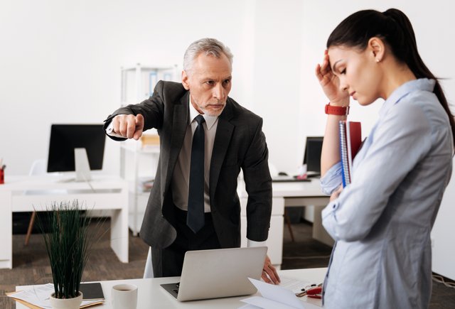 У меня конфликт с преподавателем, которому скоро сдавать экзамен. Что делать?