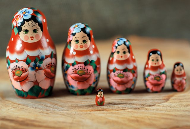 Есть ли прототип у матрёшки, что такое кубарь и как играть в бирюльки? Тест: что вы знаете о русских игрушках