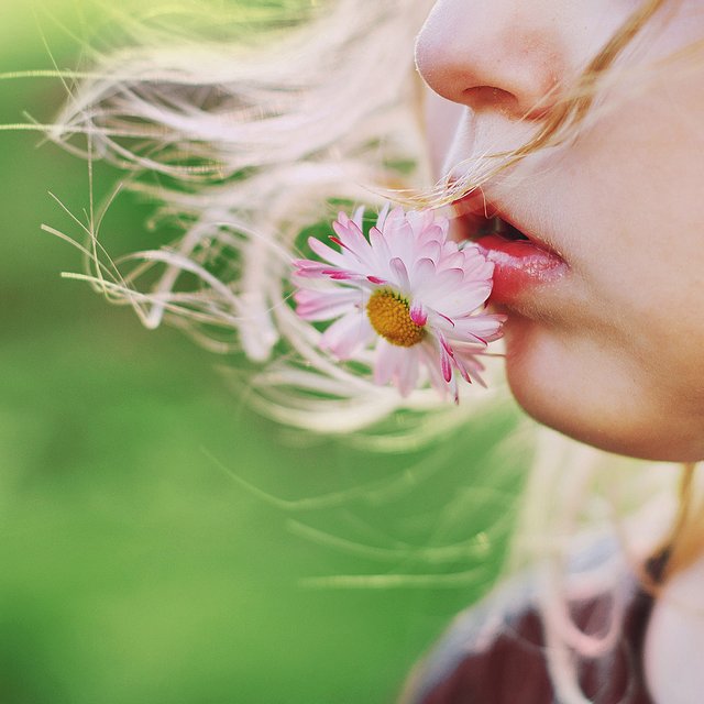 Как помочь ребенку заговорить и нужно ли ему в этом помогать?