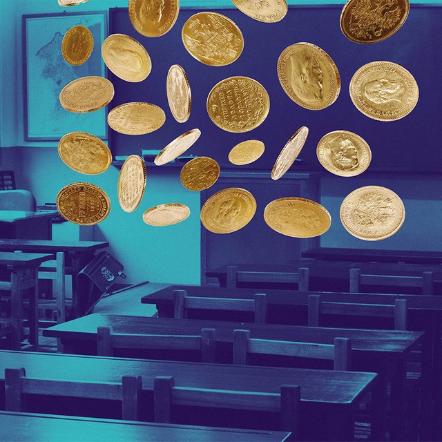 Новая система оплаты труда учителей: что говорят московские педагоги после первой четверти