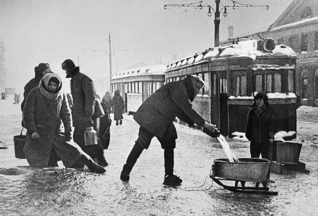 «Голод всю совесть забирает»: воспоминания моей прабабушки, пережившей блокаду Ленинграда в 16 лет