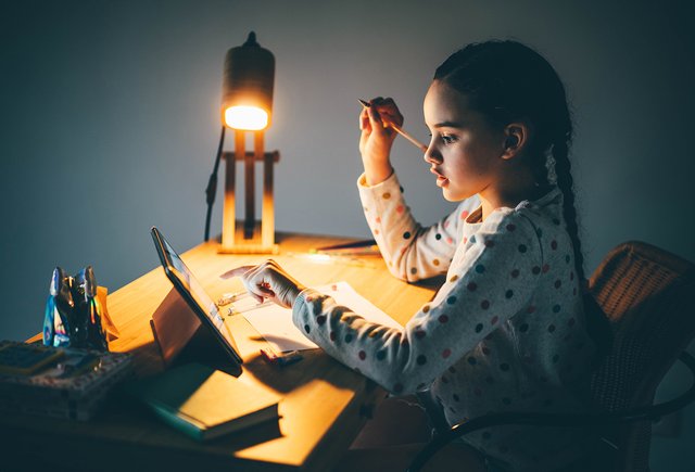 Что делать, если из-за дистанционки у ребёнка испортились оценки?