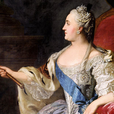 Как воспитывали
первое поколение
образованных женщин
в России