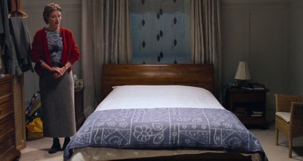 Эмма Томпсон в роли заботливой и одинокой мамы и жены в фильме "Реальная любовь"