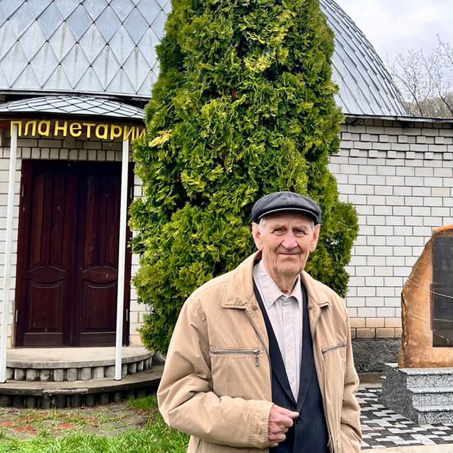 «Америка спонсировала?» История пенсионера, который построил планетарий в селе — сам и на свои деньги