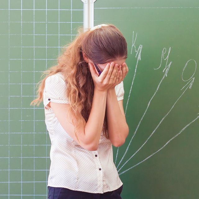 Видео, где учитель кричит и бесится: почему доводить педагогов стало модно и что с этим делать