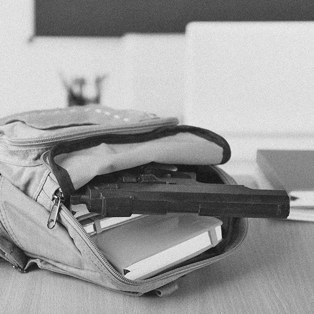 «Дети отнеслись ко всему спокойно»: что произошло в школе №15 в Шадринске, где ученицы устроили стрельбу