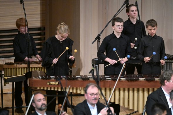 Выступление ансамбля ударных инструментов МССМШ имени Гнесиных. © Алексей Никольский / РИА Новости. Как устроена учеба в Московской средней специальной школе имени Гнесиных, где дети с 1 класса готовятся к вузу