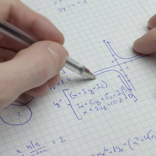 Можно ли сдавать ЕГЭ по базовой математике, если школа настаивает на профильном уровне экзамена