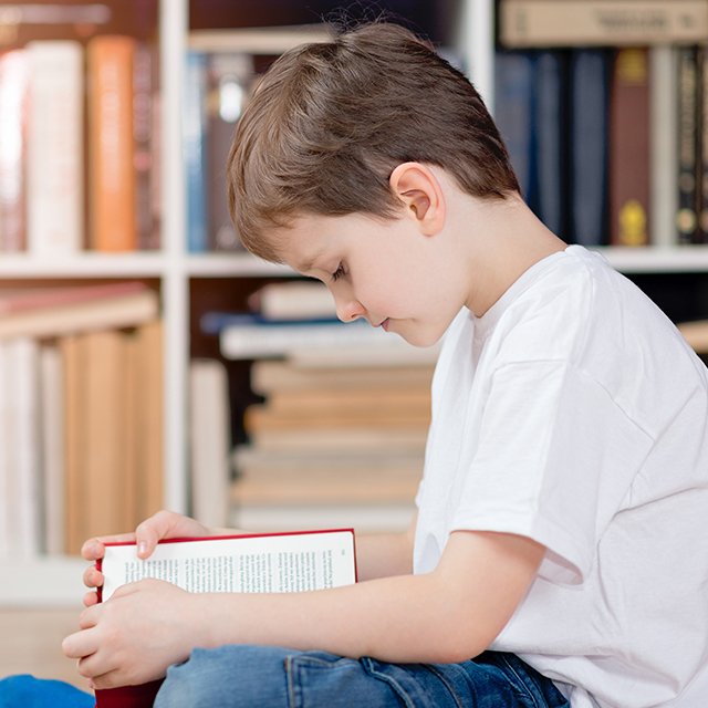 В начальной школе дети из России читают лучше всех в мире. А вот в 9-10 классах хуже. Почему так?