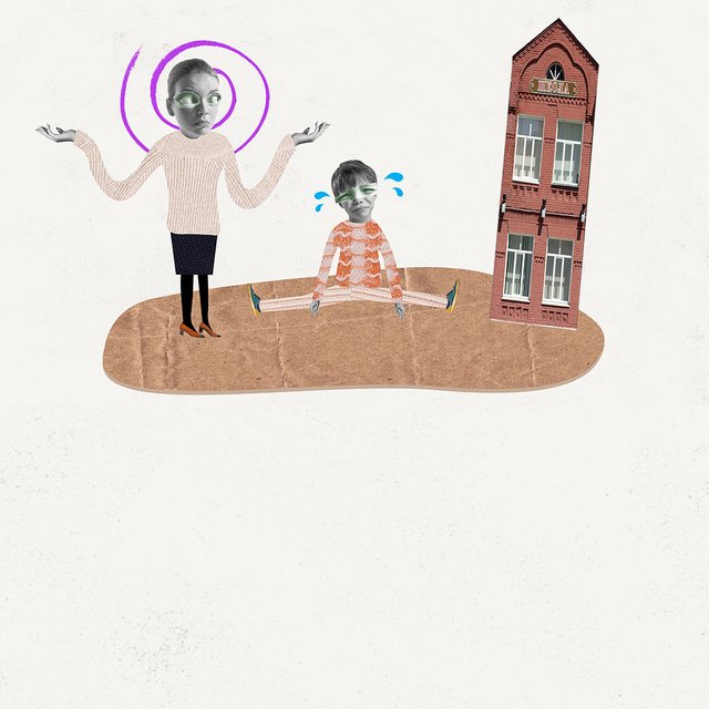 Сын девяти лет наотрез отказывается ходить в школу, просит, чтобы я сидела с ним на уроках. Что делать?