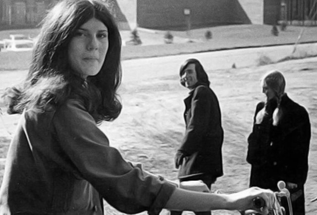 История Эллисон Краузе — девушки, убитой во время акции протеста и ставшей символом борьбы за мир