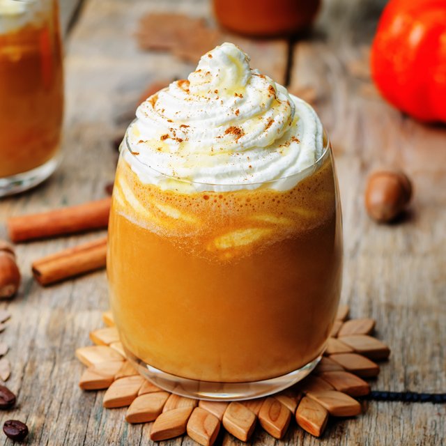 Рецепт тыквенного латте и ещё 3 простых десерта из оставшейся тыквы