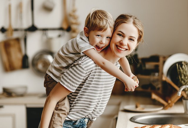 Как вырастить счастливого ребёнка и почему несчастный учитель этому только мешает