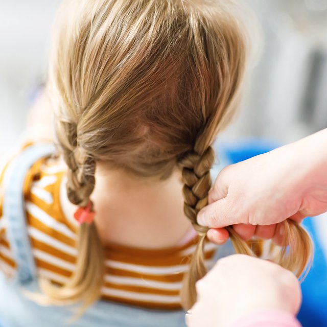 В сад не разрешают приводить девочек с распущенными волосами. Это законно?