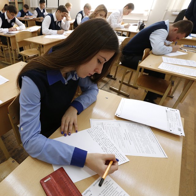 «От методичек глаза на лоб лезут». Учительница литературы — о бесполезности итогового сочинения